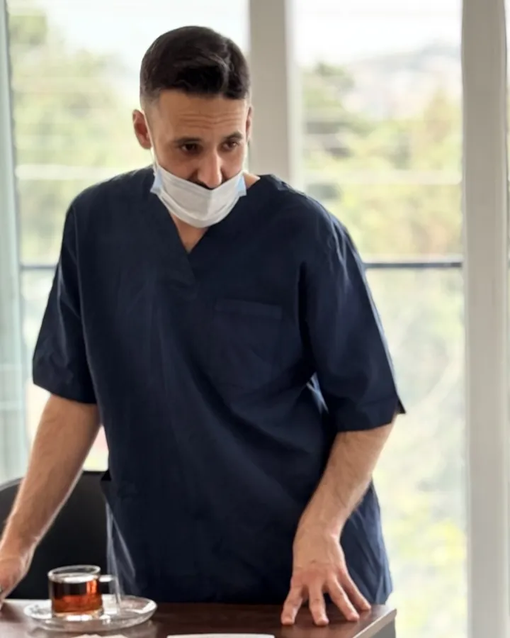 دکتر صادق صادقینژاد، جراح دندانپزشک